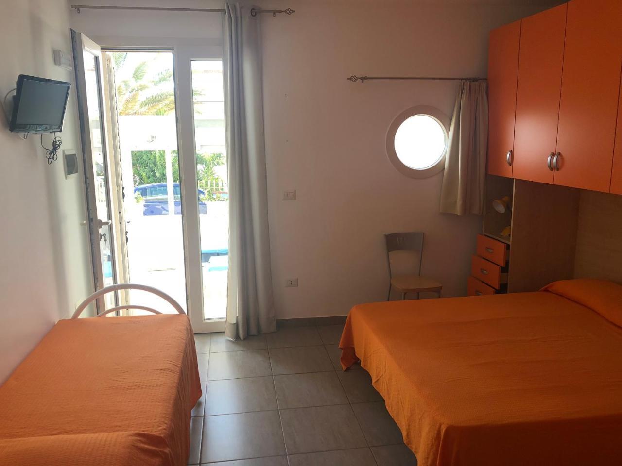 B&B Tramonti Del Sud Lecce Exteriör bild
